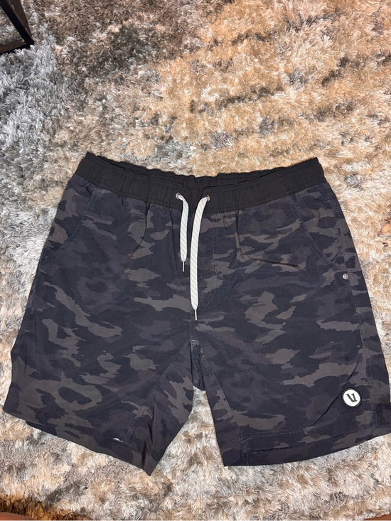 Vuori Other - Vuori Core Black Camo Athletic Shorts with Drawstring. Lined 7.5 inseam.